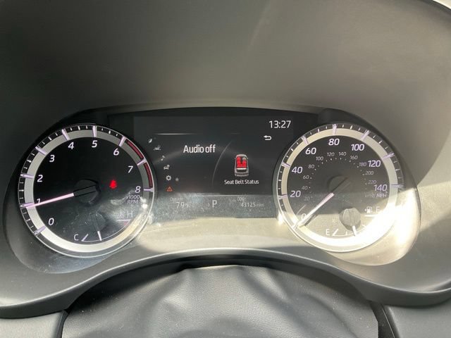 Used 2023 Toyota Highlander XLE AWD/4WD image 10