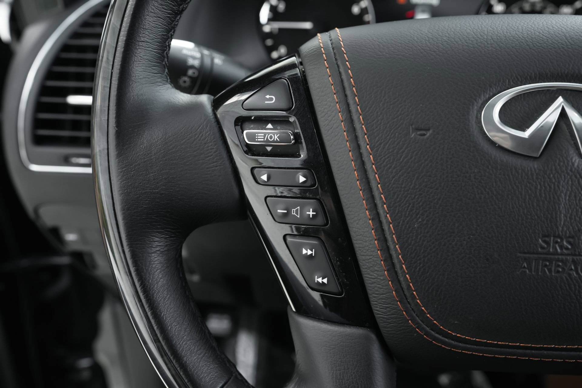 Used 2024 INFINITI QX80 Sensory image 18