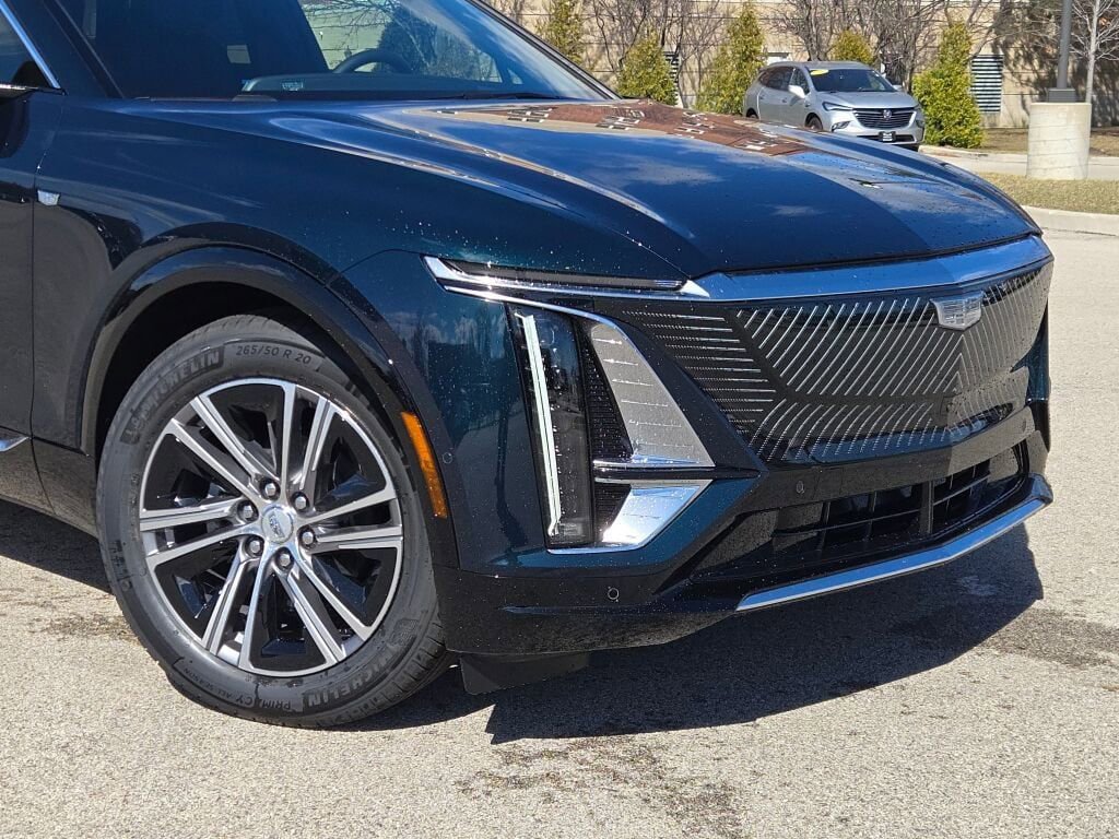 New 2026 Cadillac Lyriq Premium Luxury image 2