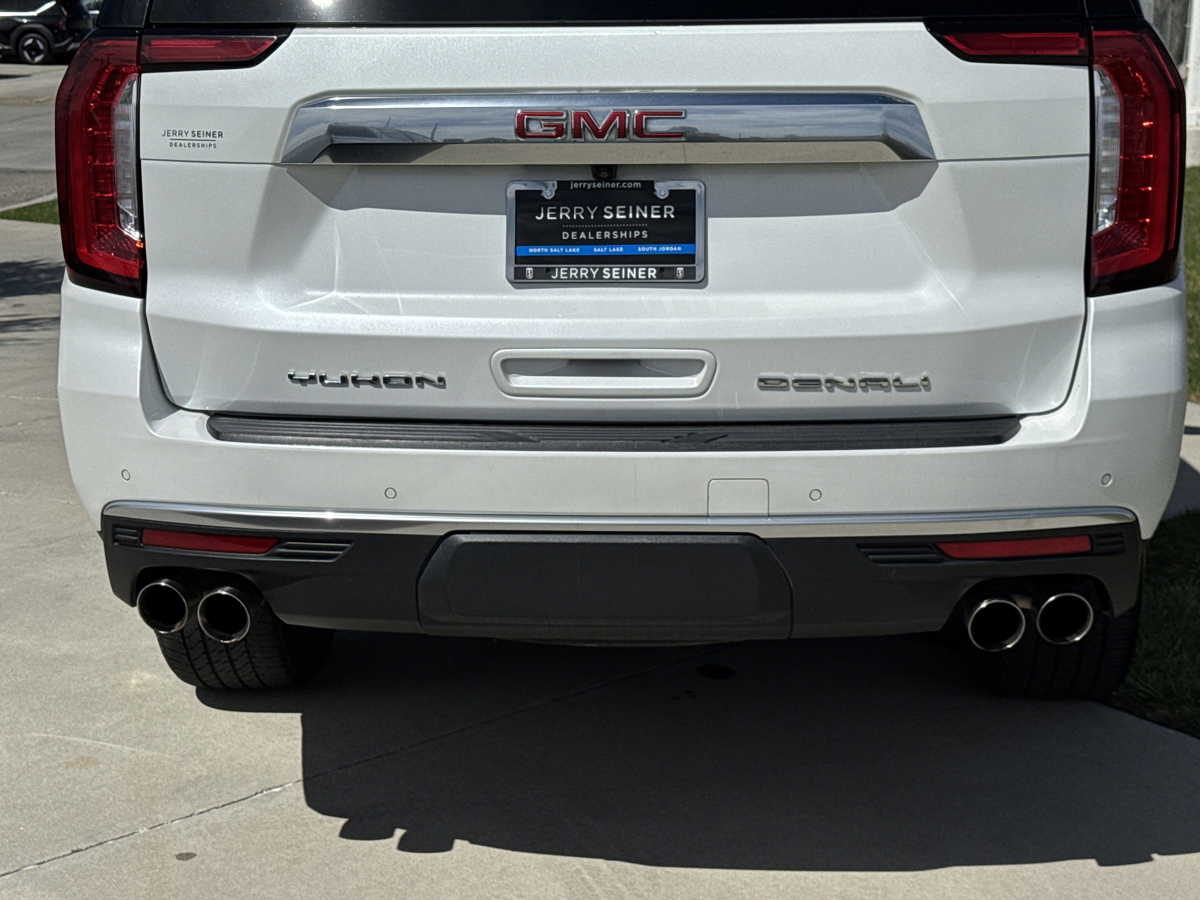 Used 2022 GMC Yukon Denali AWD/4WD image 13