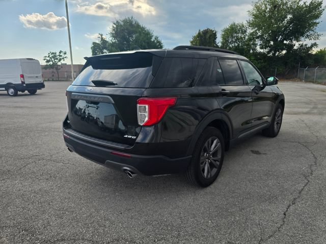 Used 2024 Ford Explorer XLT w/ Equipment Group 202A AWD/4WD image 4