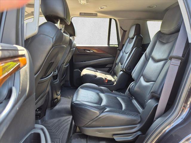 Used 2017 Cadillac Escalade Luxury RWD image 15