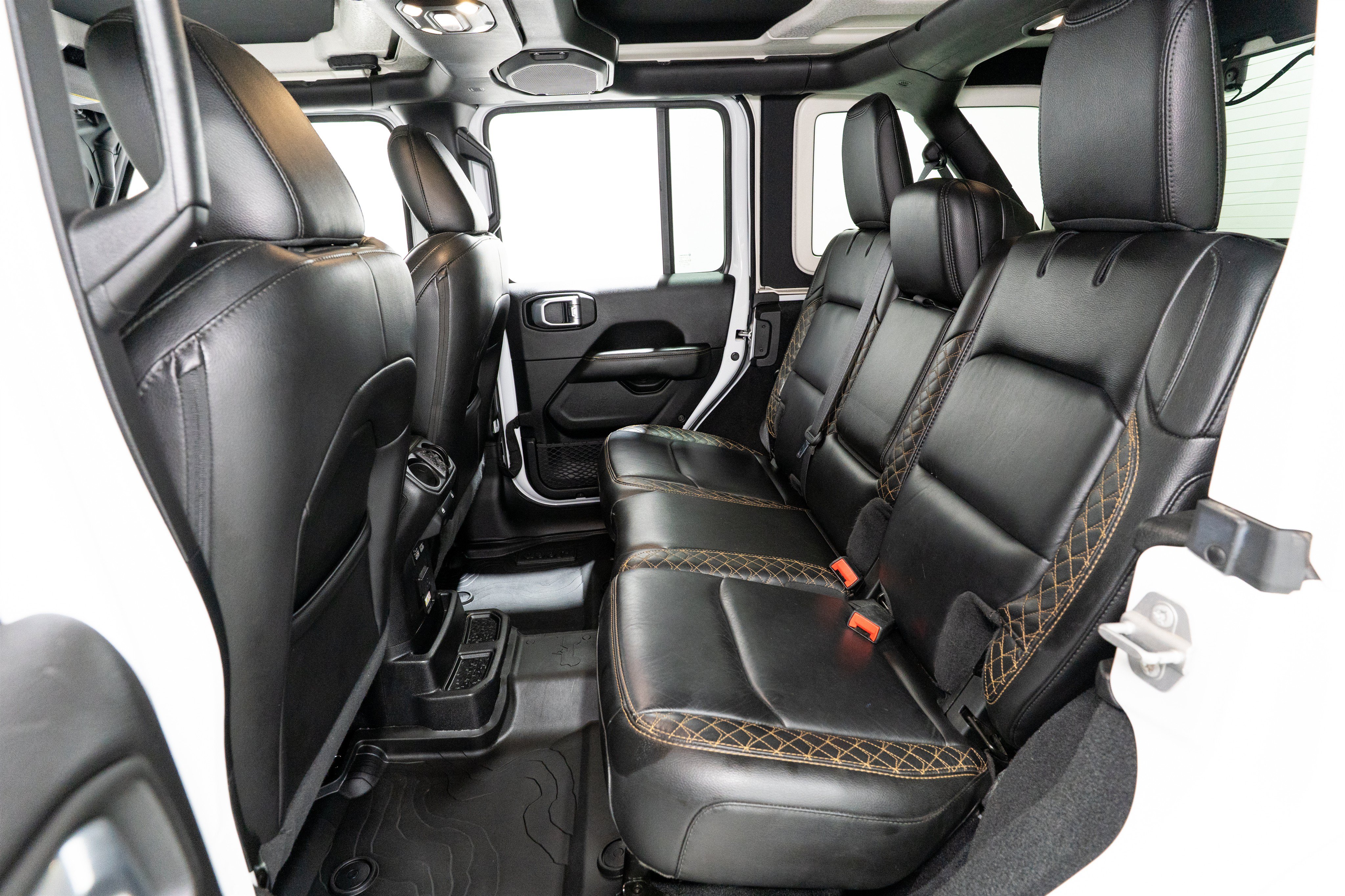 Used 2020 Jeep Wrangler Unlimited Sahara AWD/4WD image 33