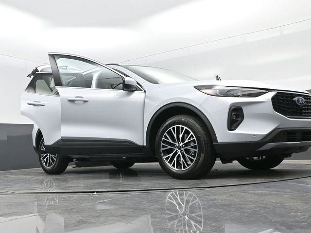 New 2025 Ford Escape SE w/ PHEV Premium Package image 30