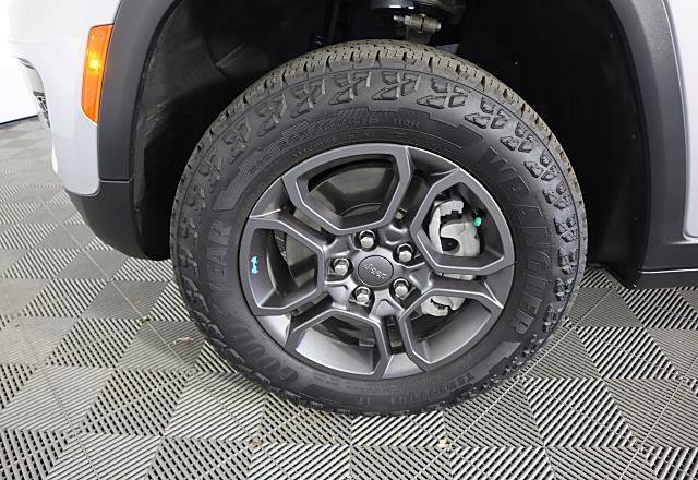 Used 2024 Jeep Grand Cherokee Trailhawk w/ Luxury Tech Group III image 18