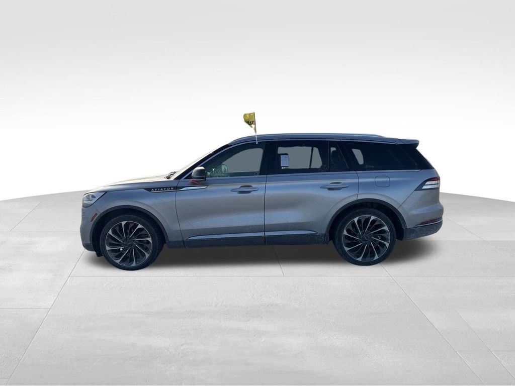 Used 2021 Lincoln Aviator Reserve w/ Equipment Group 202A image 3