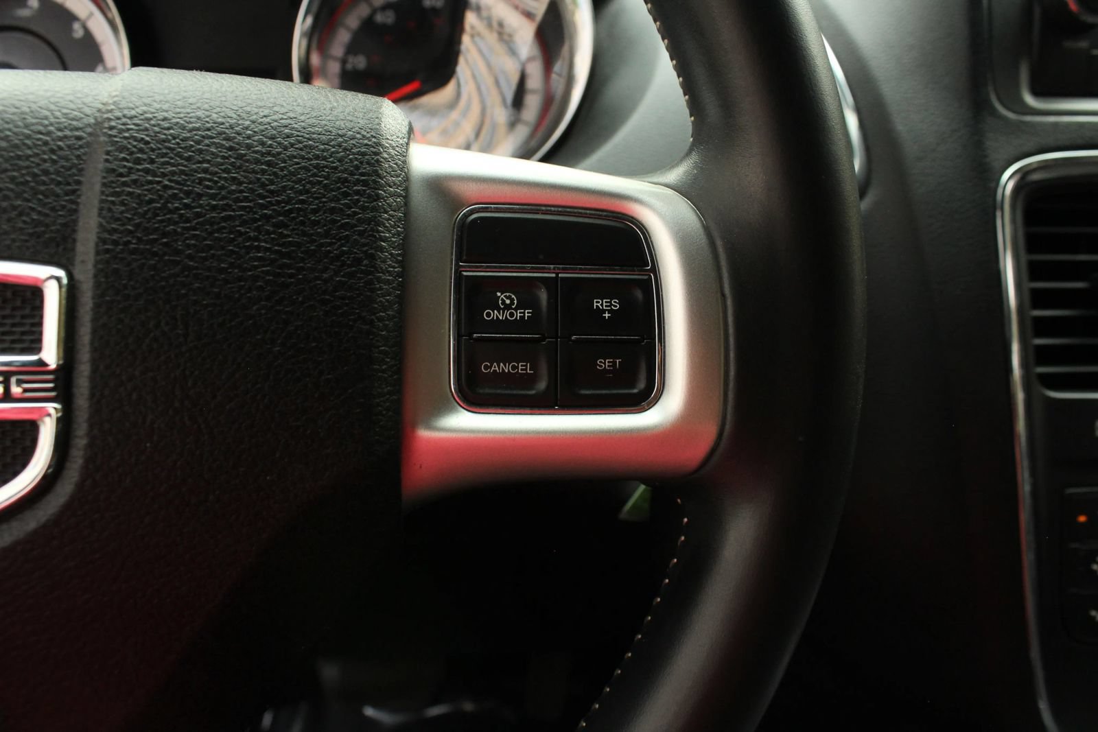 Used 2015 Dodge Grand Caravan SXT w/ Blacktop Package FWD image 29