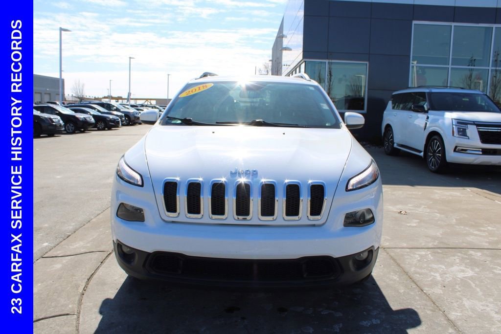 Used 2018 Jeep Cherokee Latitude image 2