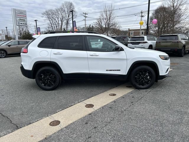 Used 2023 Jeep Cherokee Altitude Lux image 2
