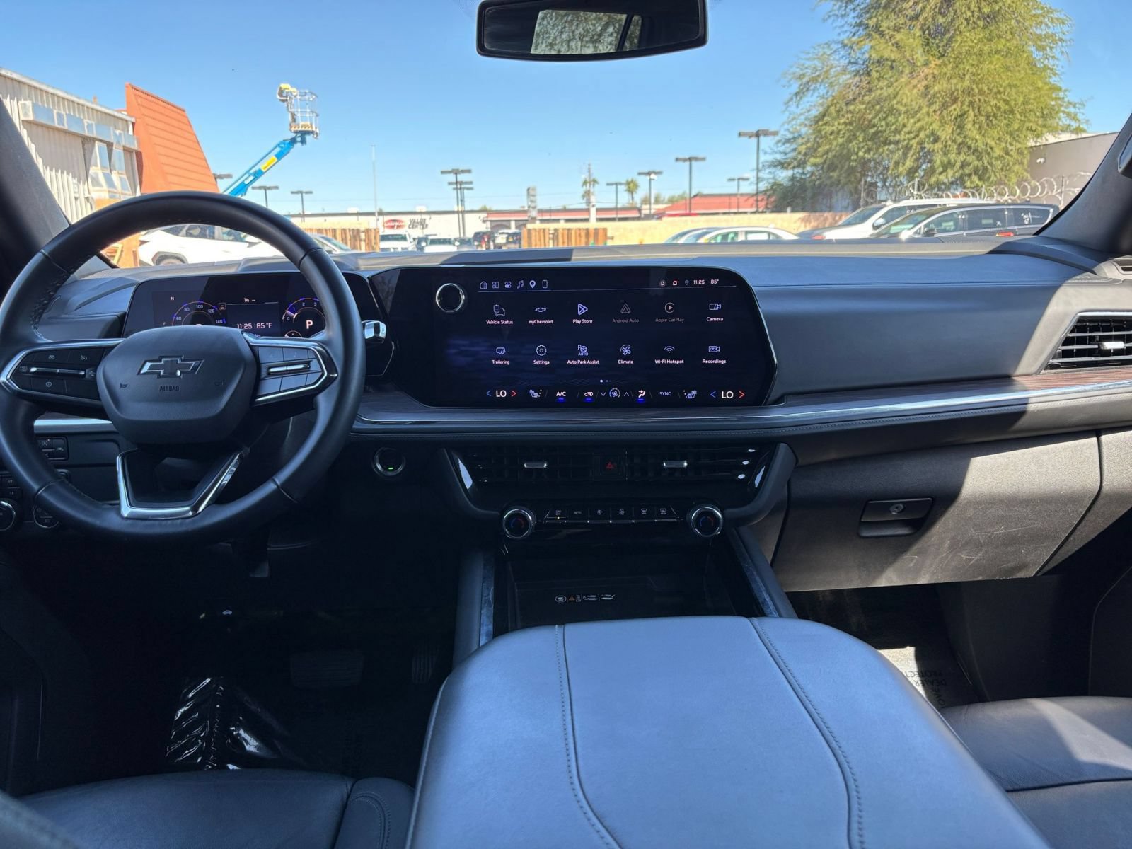 Used 2025 Chevrolet Tahoe Z71 AWD/4WD image 36