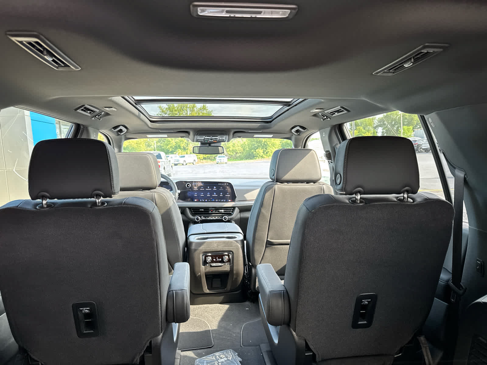New 2026 Chevrolet Suburban Premier w/ Sun And Tow Package AWD/4WD image 19