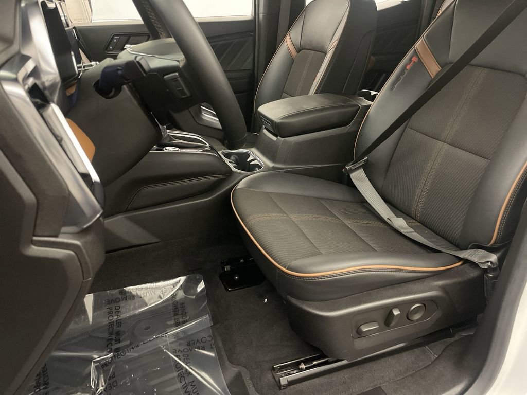 Used 2024 GMC Canyon AT4 w/ Canyon Safety Plus Package AWD/4WD image 13
