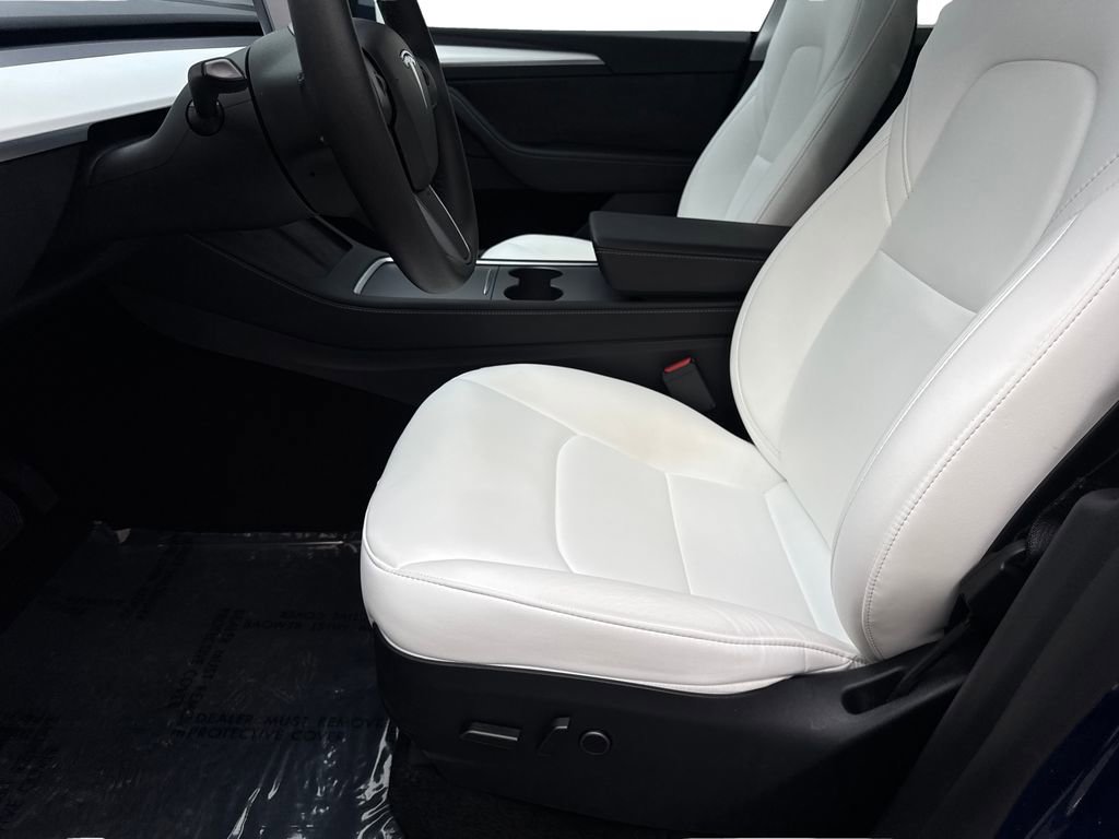 Used 2024 Tesla Model Y Long Range image 26