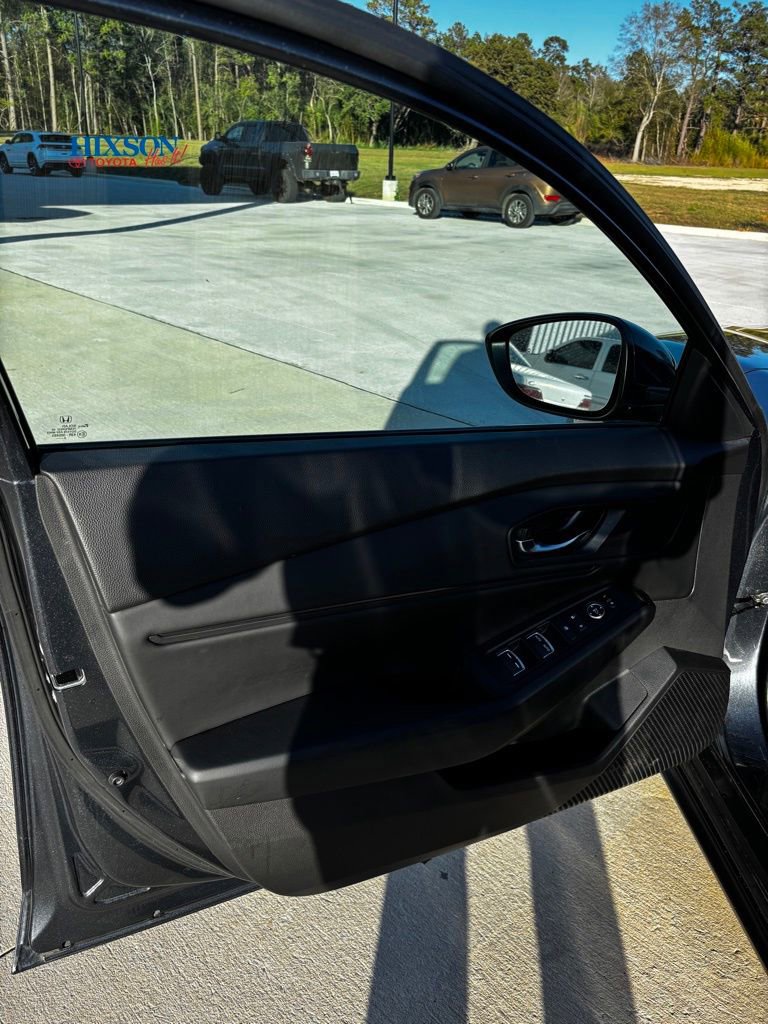 Used 2023 Honda Accord EX image 9