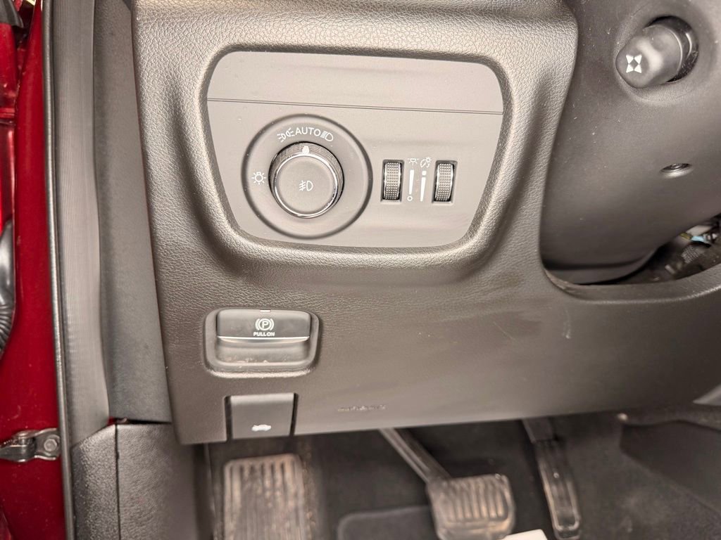 Used 2024 Jeep Grand Cherokee Overland image 5