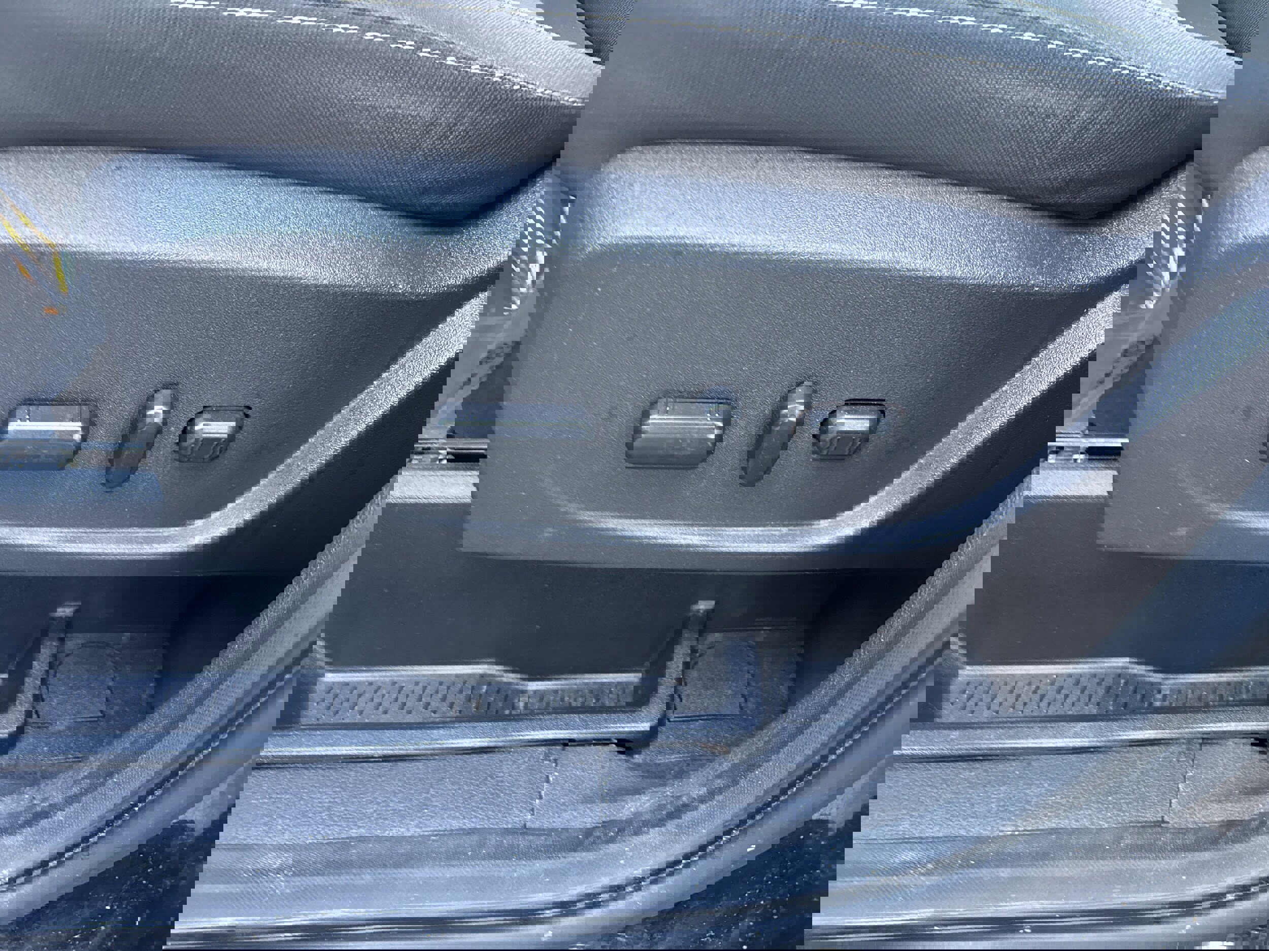 Used 2017 Ford Escape SE image 6