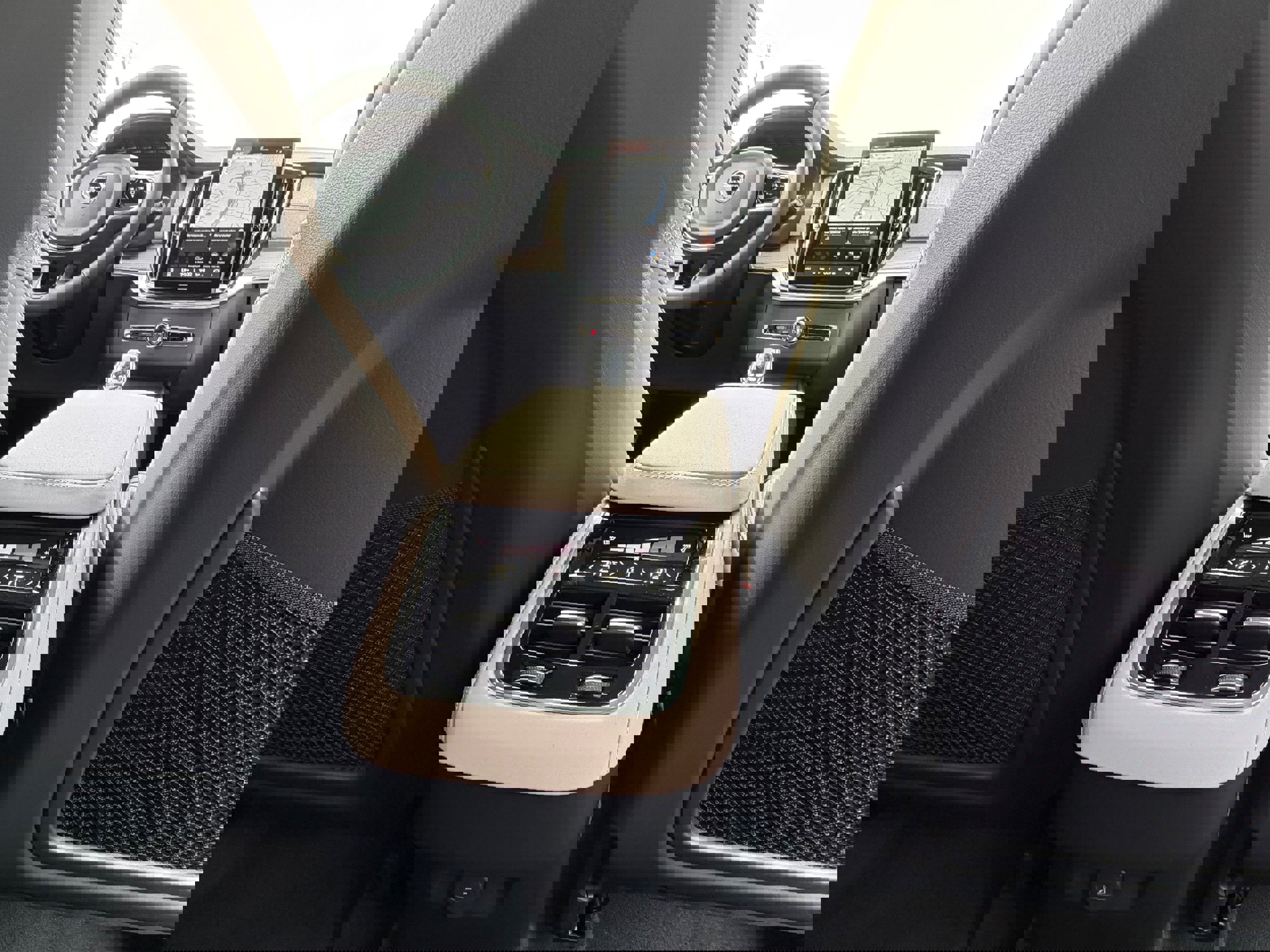 New 2026 Volvo XC90 B5 Core image 12