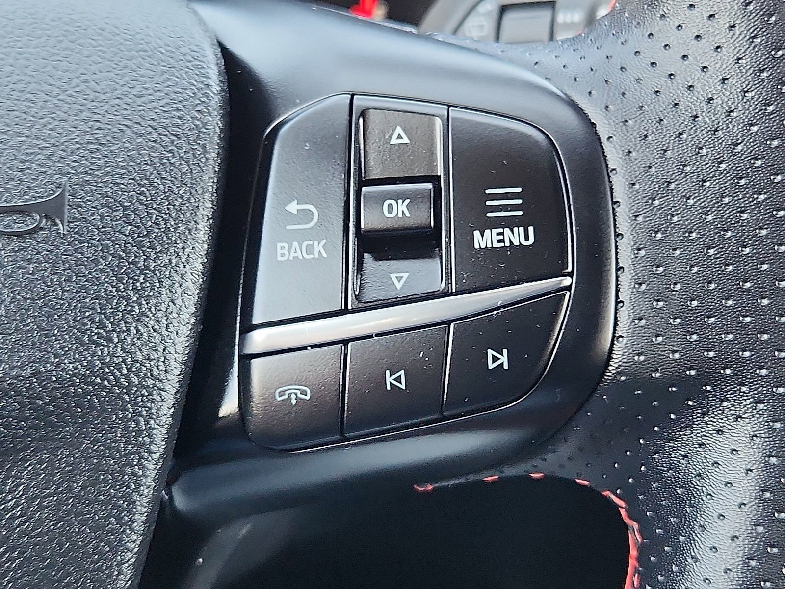 Used 2025 Ford Escape ST-Line image 15