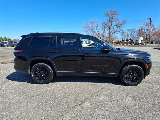 Certified 2024 Jeep Grand Cherokee L Laredo AWD/4WD image 13