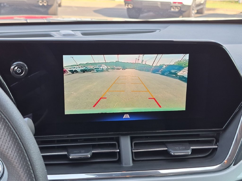 Certified 2025 Chevrolet Trax LT FWD image 13