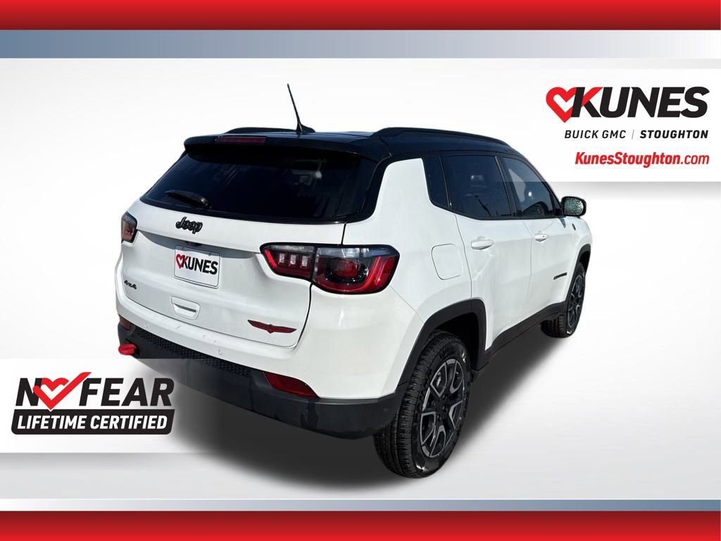 Used 2024 Jeep Compass Trailhawk image 13