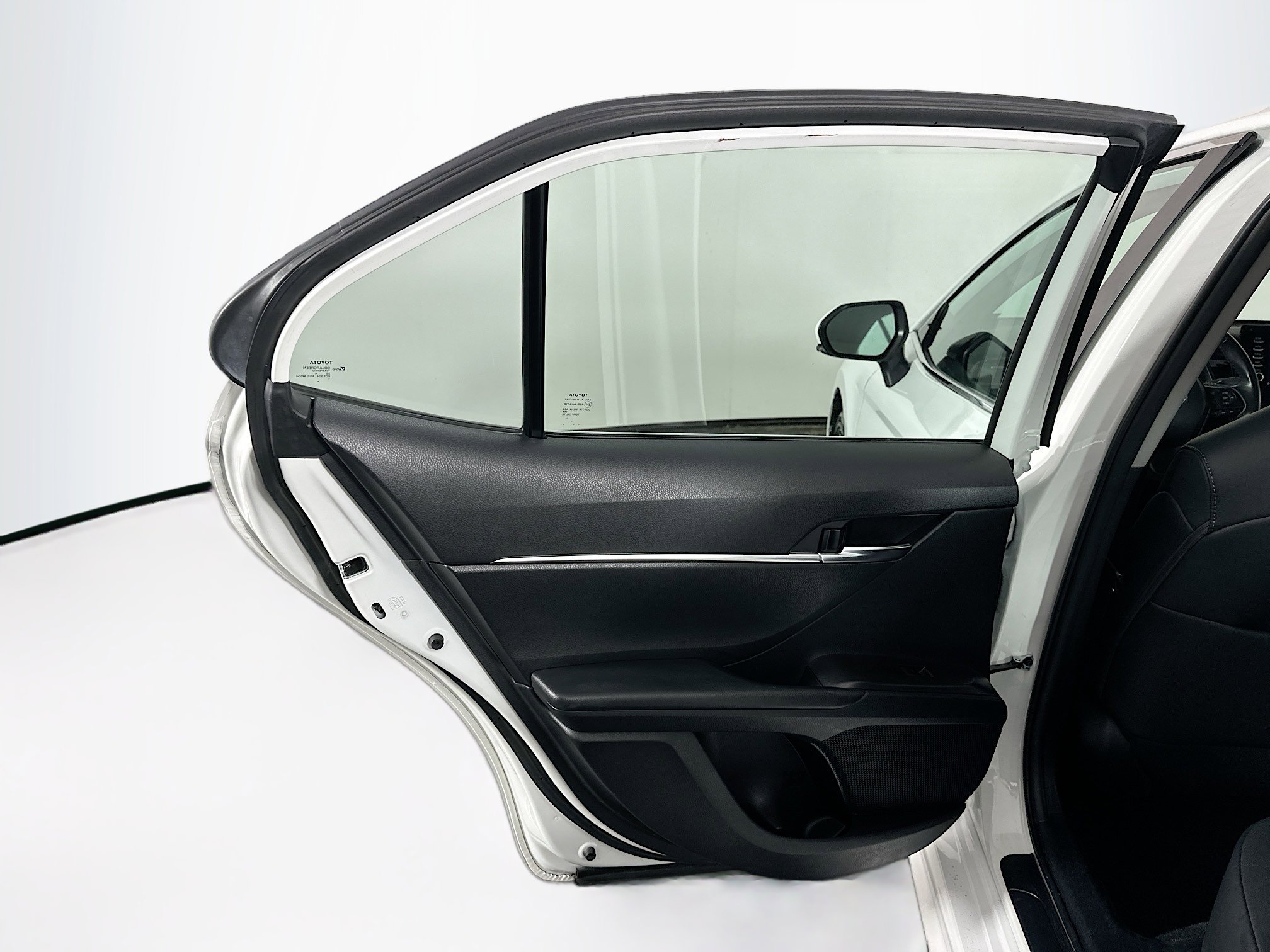 Used 2024 Toyota Camry SE image 25