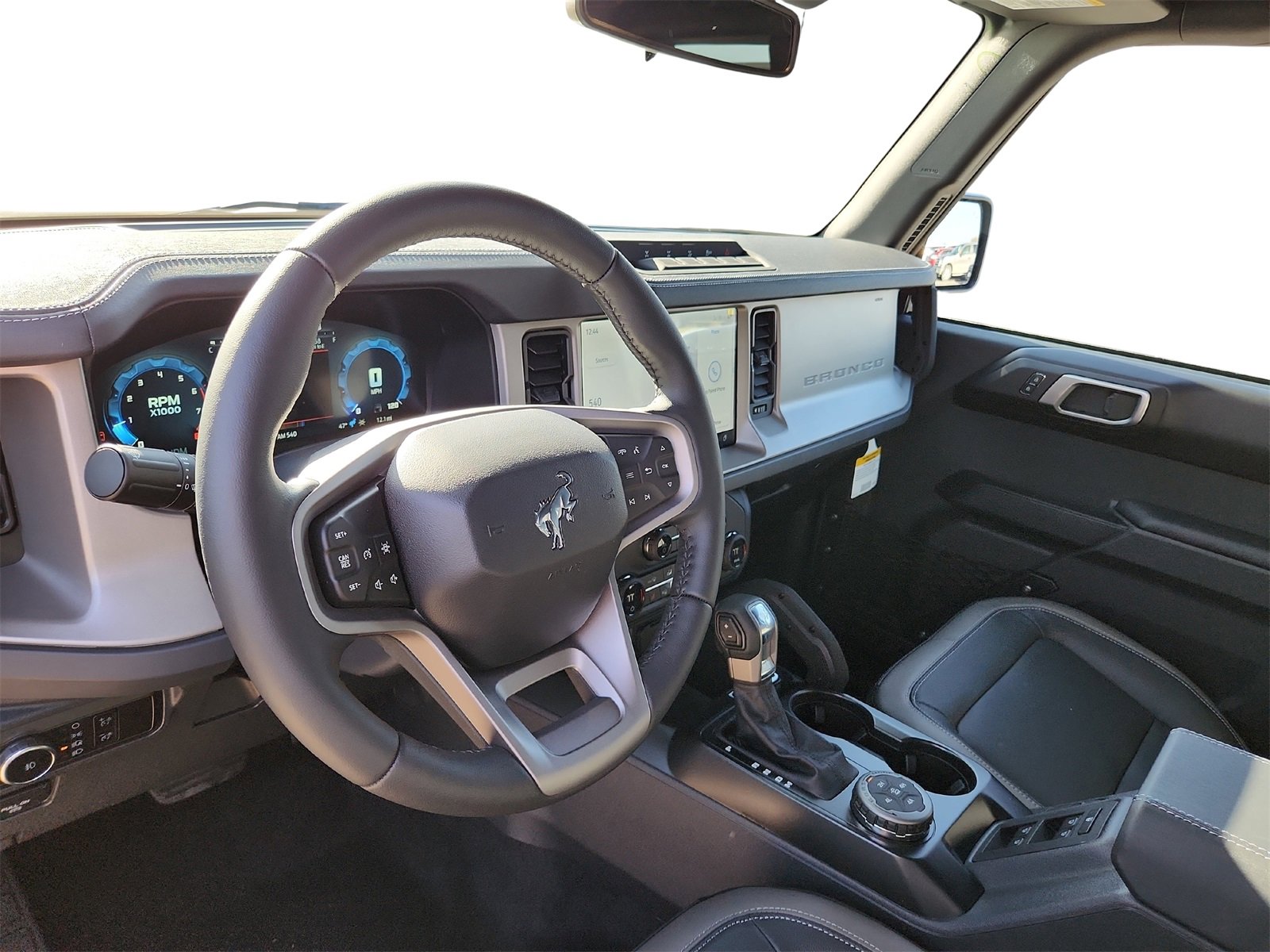 New 2025 Ford Bronco Outer Banks w/ Sasquatch Package image 9