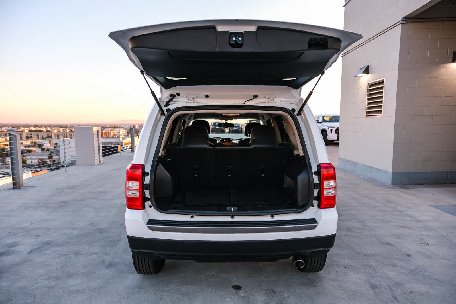Used 2016 Jeep Patriot Sport FWD image 26