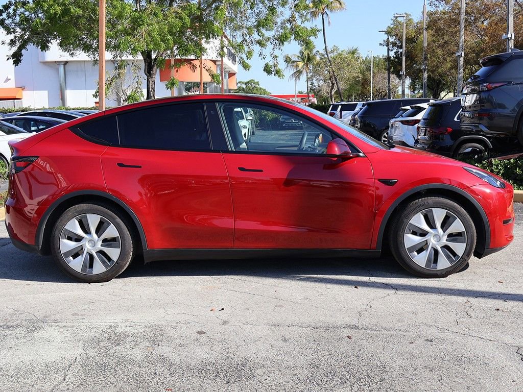 Used 2022 Tesla Model Y Long Range image 18