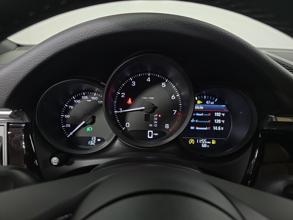 Certified 2026 Porsche Macan AWD/4WD image 15