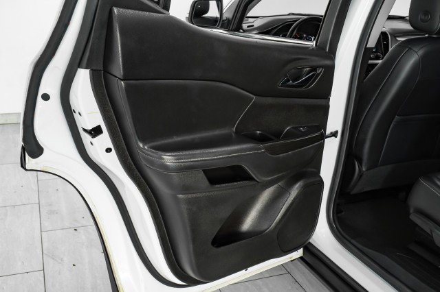 Used 2023 GMC Acadia SLT image 43