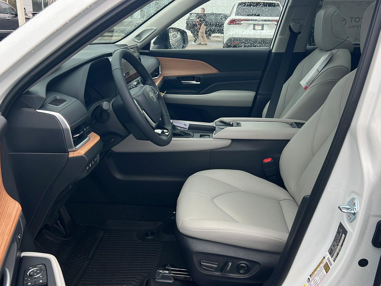 New 2026 Toyota Grand Highlander Limited image 10