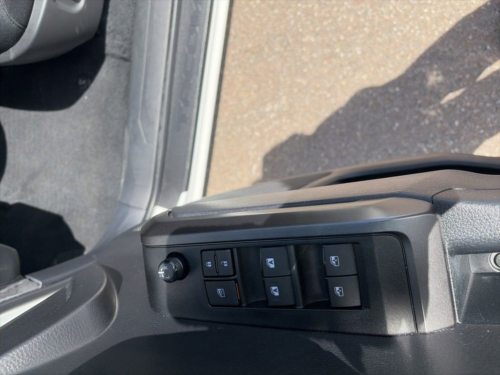 Used 2022 Toyota Tacoma TRD Off-Road AWD/4WD image 11