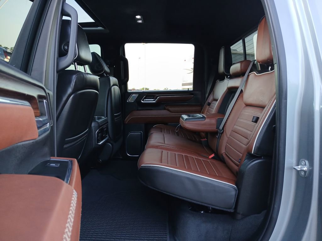Used 2024 GMC Sierra 3500 Denali Ultimate AWD/4WD image 26