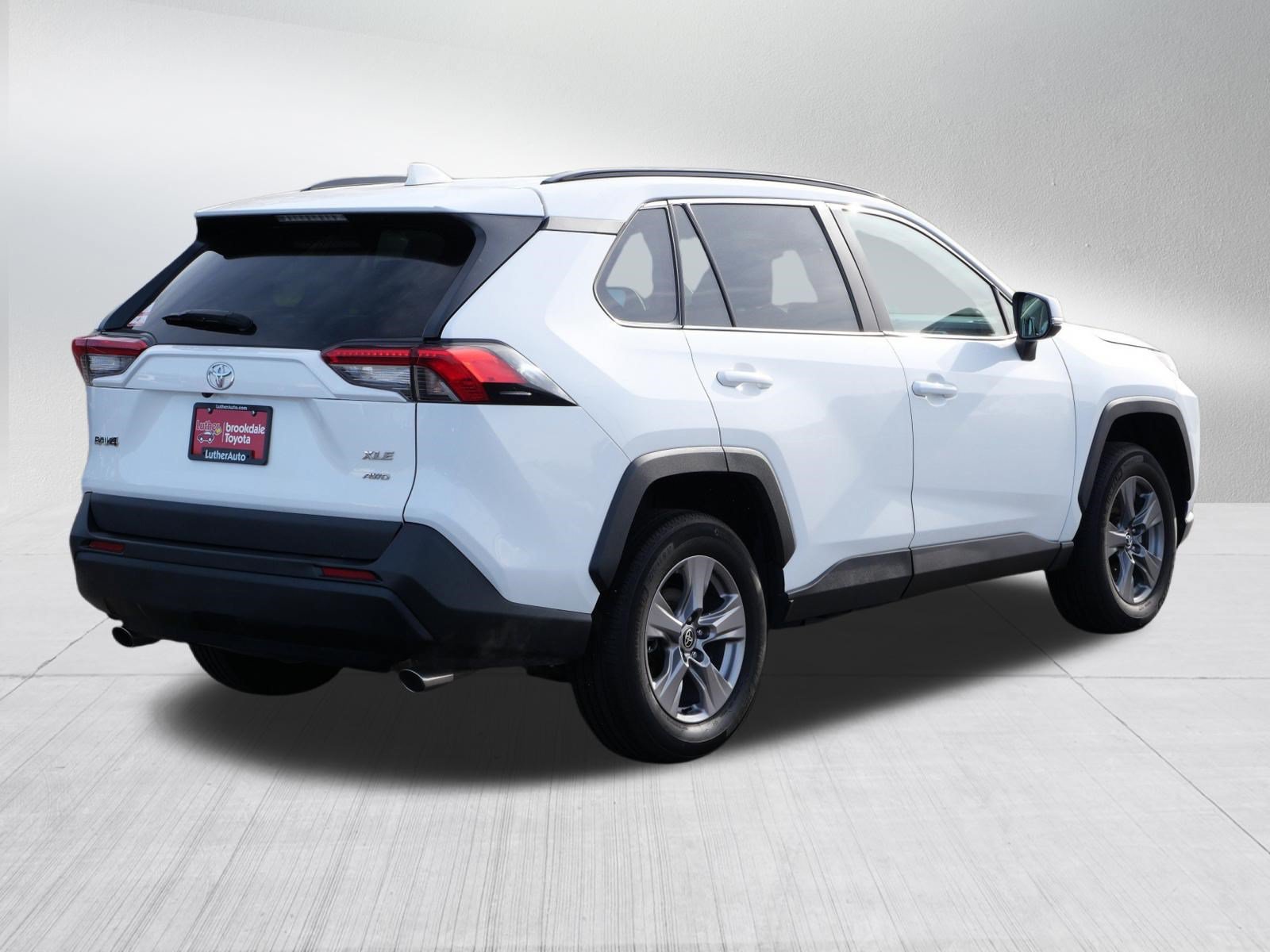 Used 2024 Toyota RAV4 XLE AWD/4WD image 7