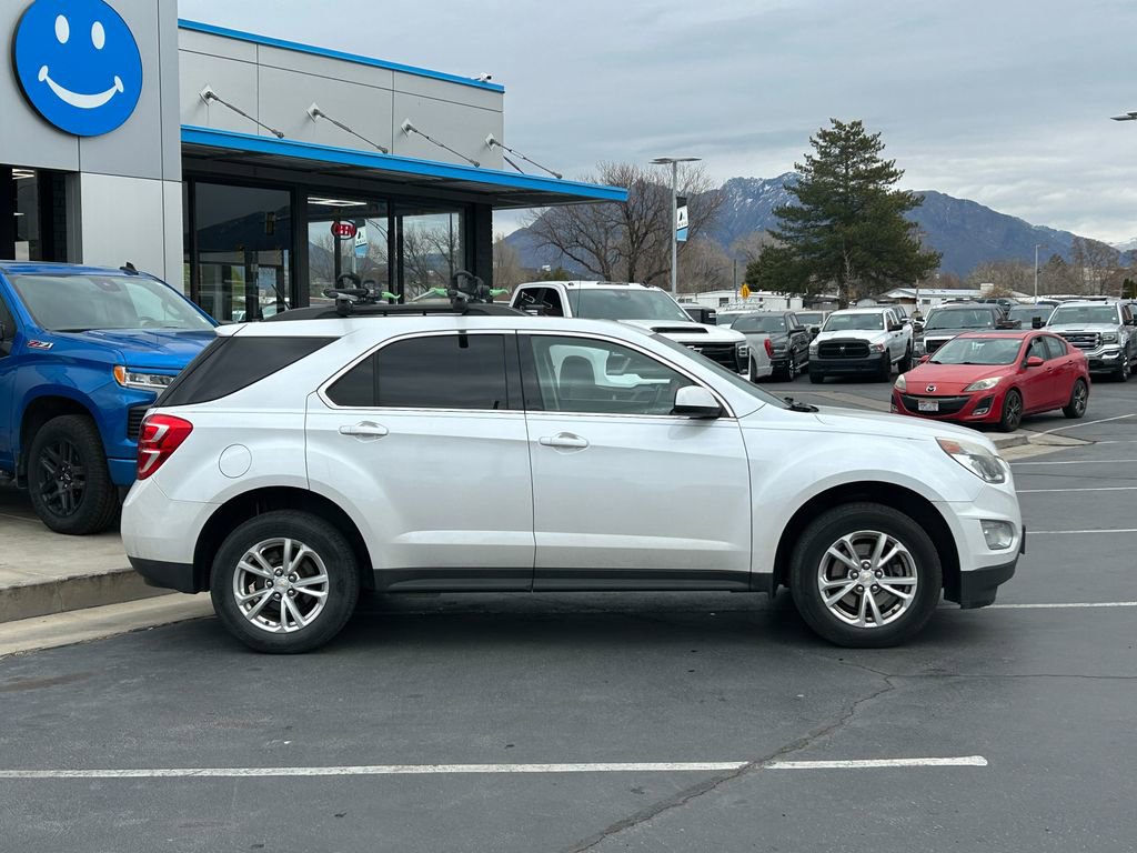 Used 2017 Chevrolet Equinox LT w/ Convenience Package FWD image 2