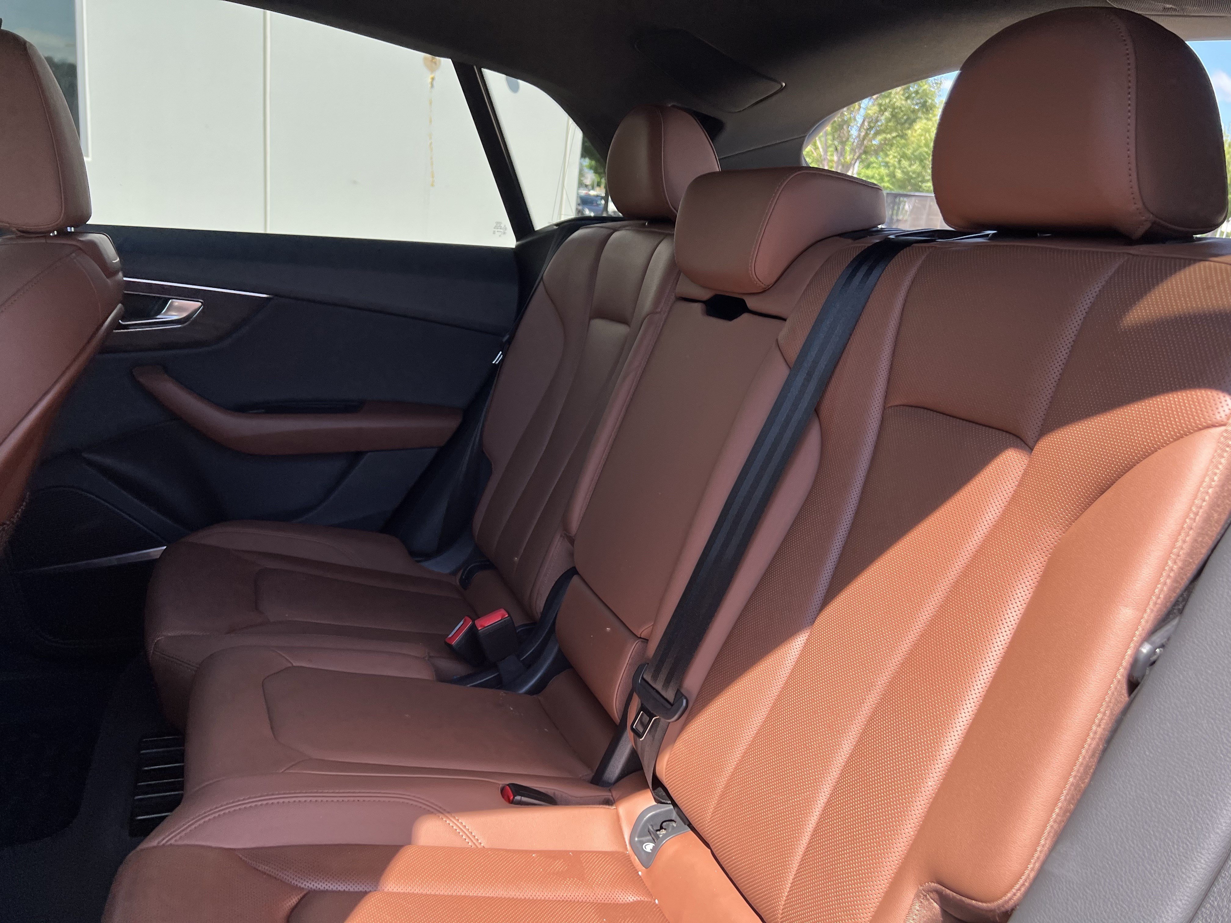Used 2019 Audi Q8 Premium Plus w/ Premium Plus AWD/4WD image 33