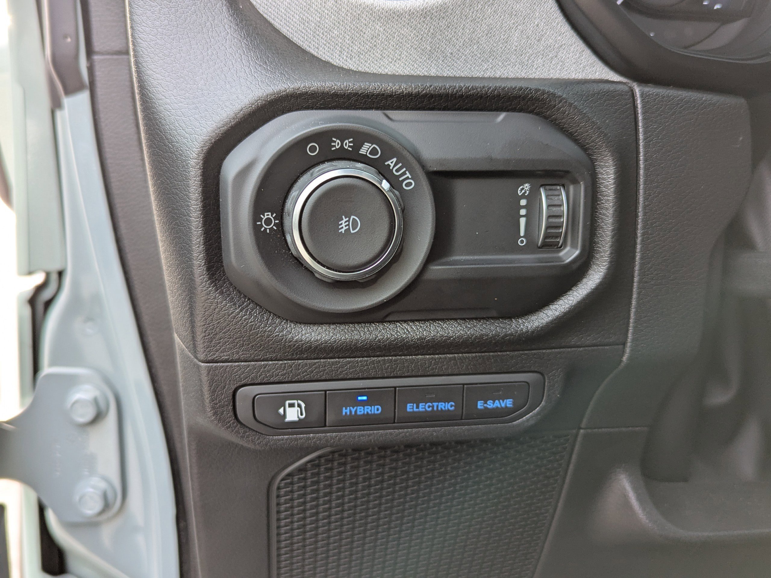 Used 2024 Jeep Wrangler Unlimited image 16