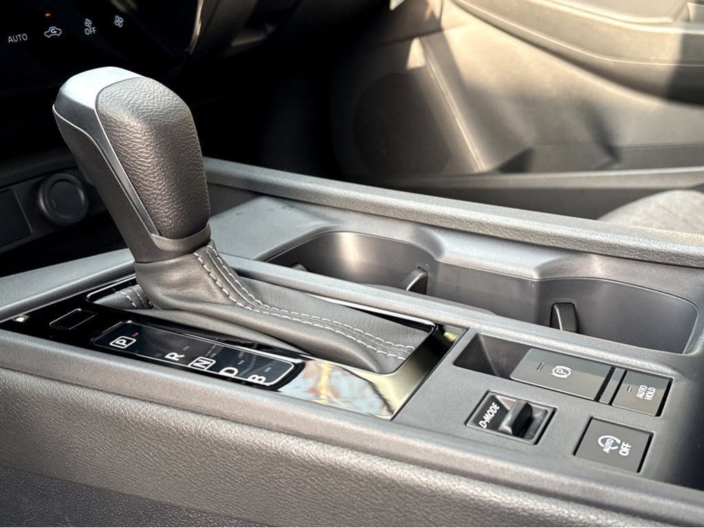 New 2026 Nissan Sentra SV w/ SV Convenience Package FWD image 17