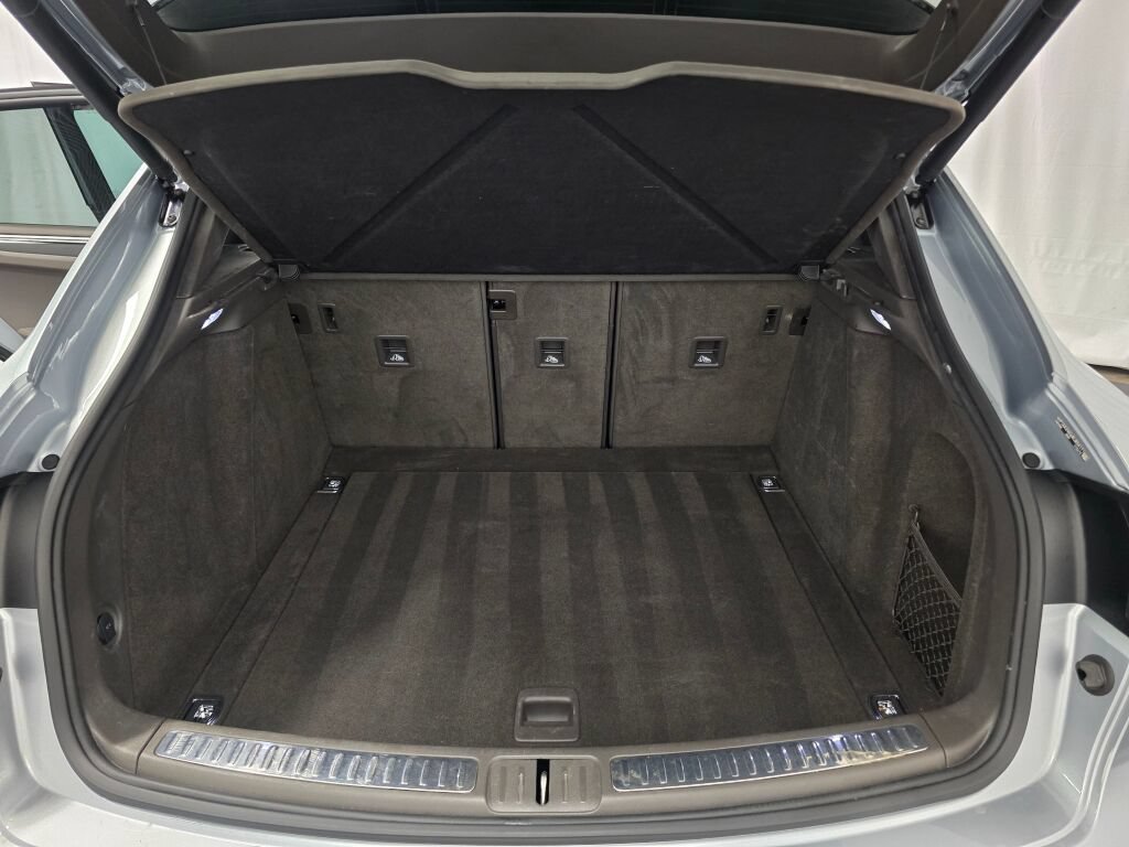 Certified 2024 Porsche Macan AWD/4WD image 13