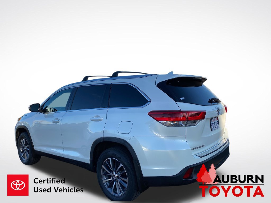 Certified 2019 Toyota Highlander XLE w/ Carpet Mat Package (TMS) AWD/4WD image 8