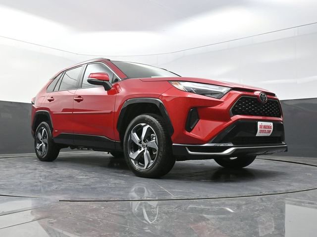 Used 2025 Toyota RAV4 SE w/ Weather & Moonroof Package image 24