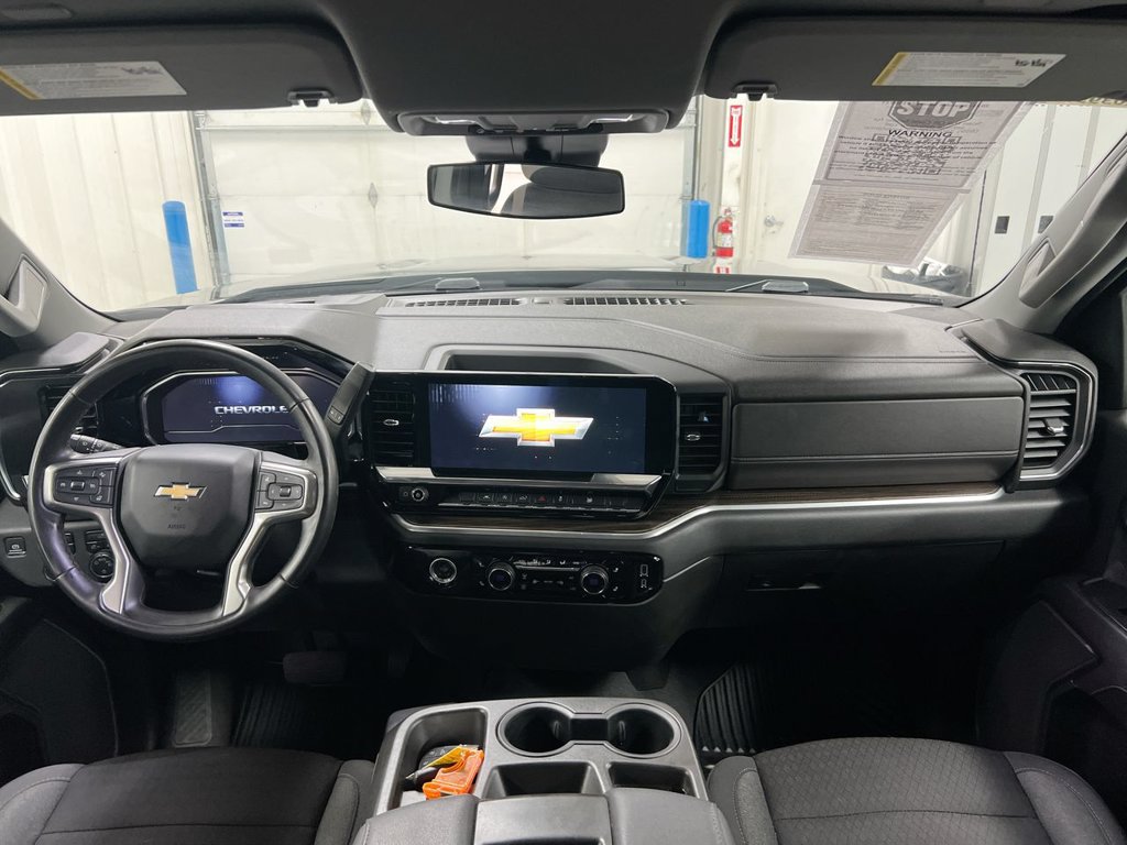 Used 2023 Chevrolet Silverado 1500 LT AWD/4WD image 10