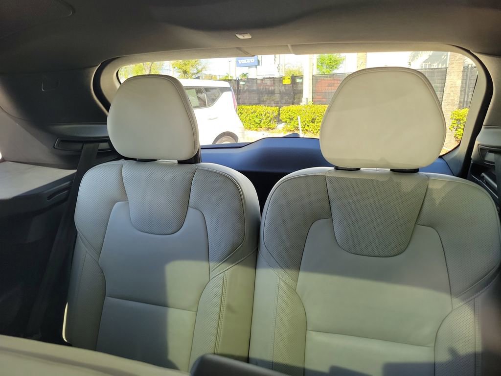 Used 2021 Volvo XC90 T6 R-Design w/ Protection Package Premier image 17