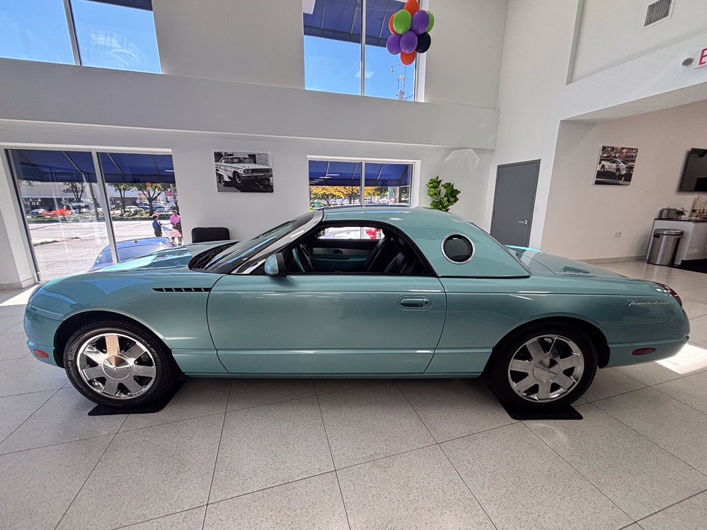 Used 2002 Ford Thunderbird RWD image 2