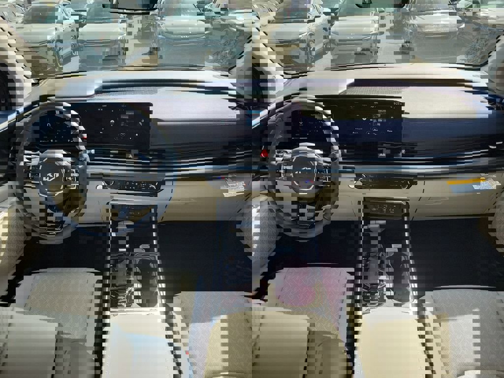 New 2026 Kia Carnival SX FWD image 18