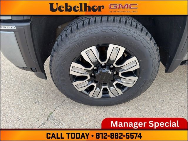 Used 2024 GMC Sierra 3500 Denali w/ Denali Reserve Package AWD/4WD image 14