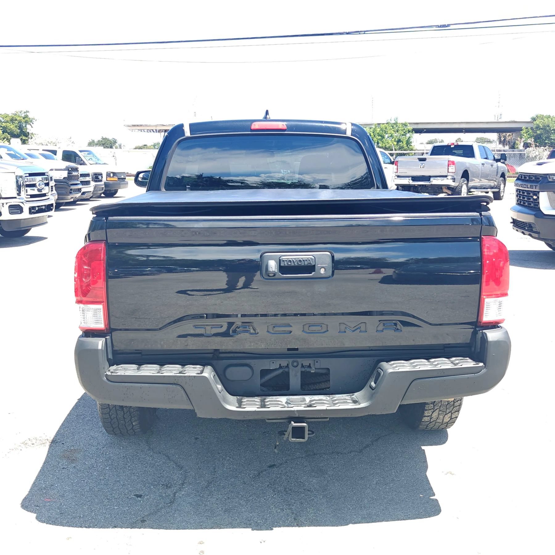 Used 2017 Toyota Tacoma SR RWD image 6