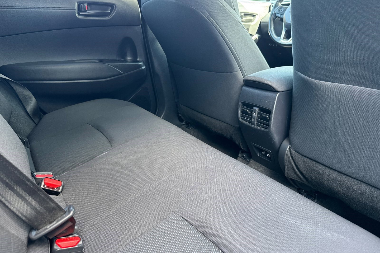 Used 2024 Toyota Corolla Cross SE w/ Moonroof Package image 30