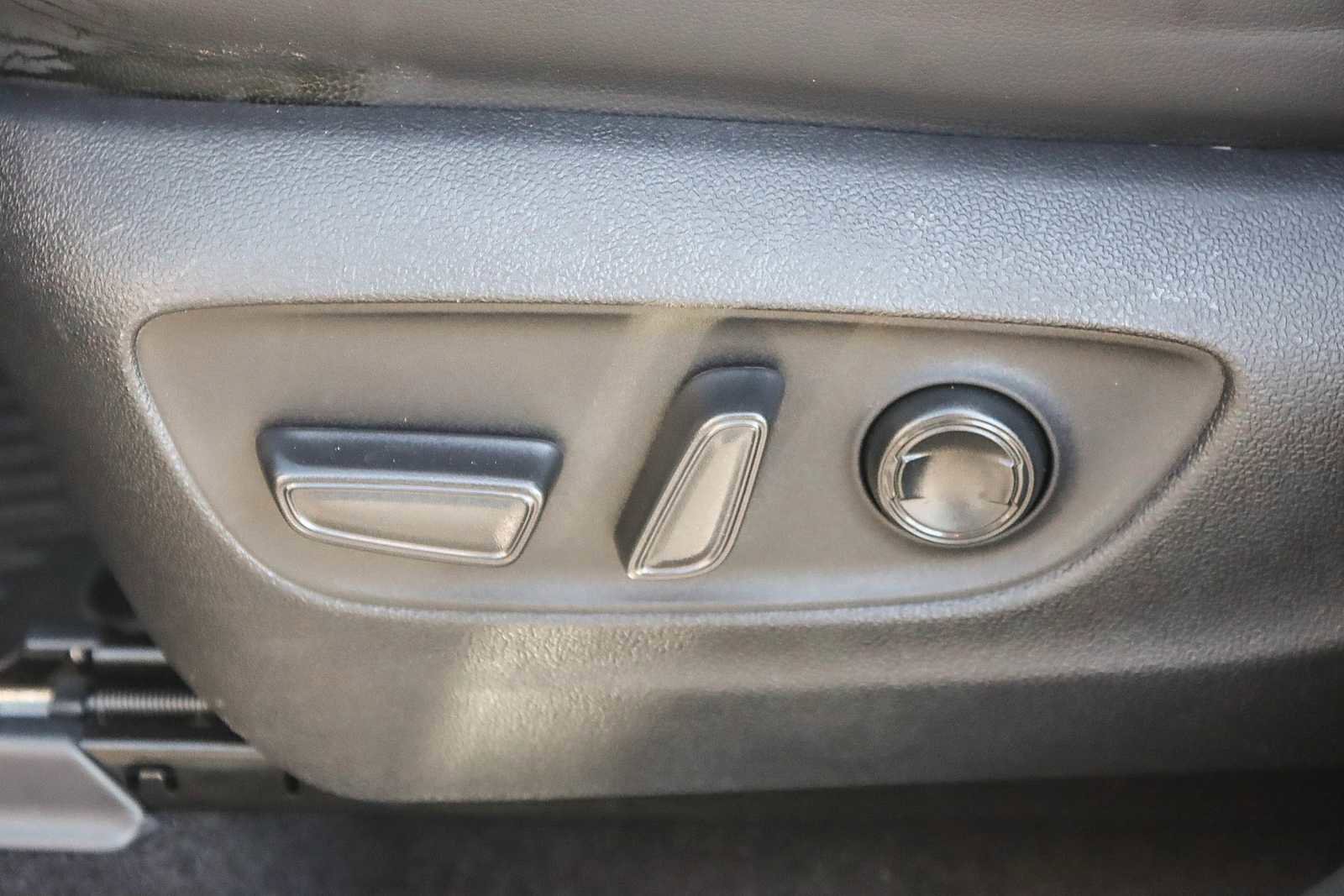 Used 2023 Toyota Highlander Platinum image 21